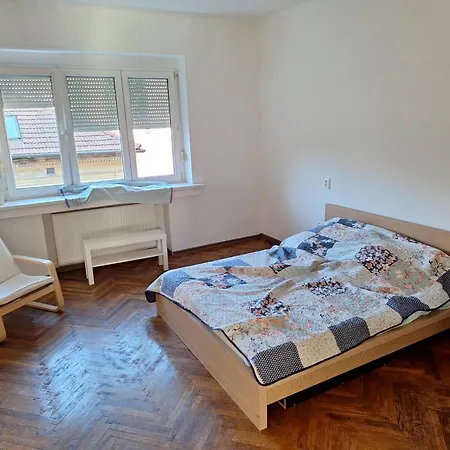 Large Flat With Two Bedrooms In The Old Town Apartmán Bratislava