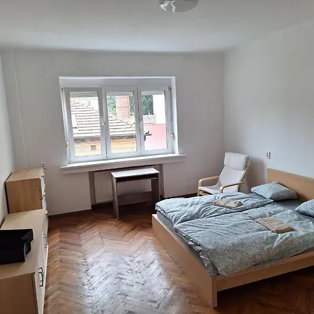Apartmán Large Flat With Two Bedrooms In The Old Town